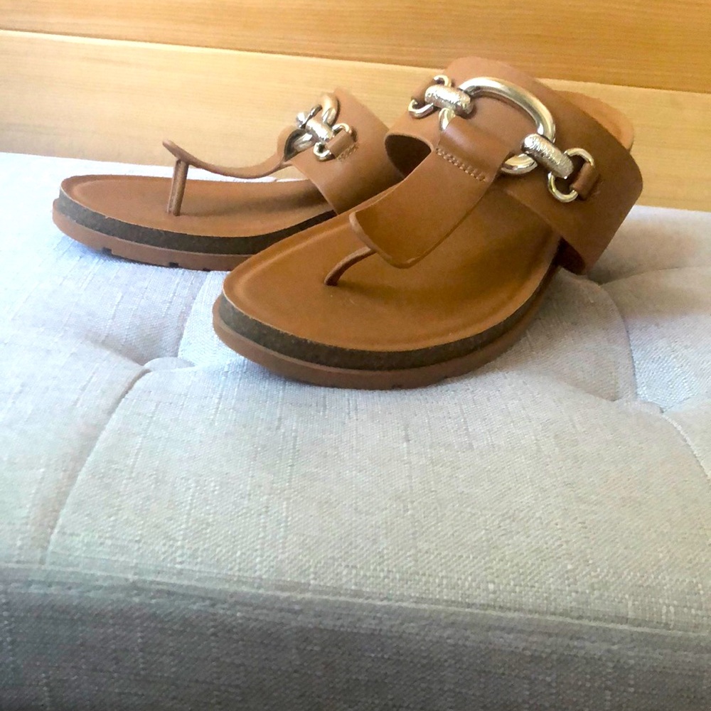 Franco Sarto flip flops